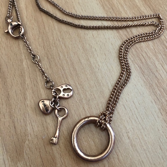 Fossil RoseGold Charm Starter Necklace w Key Charm - Picture 5 of 5